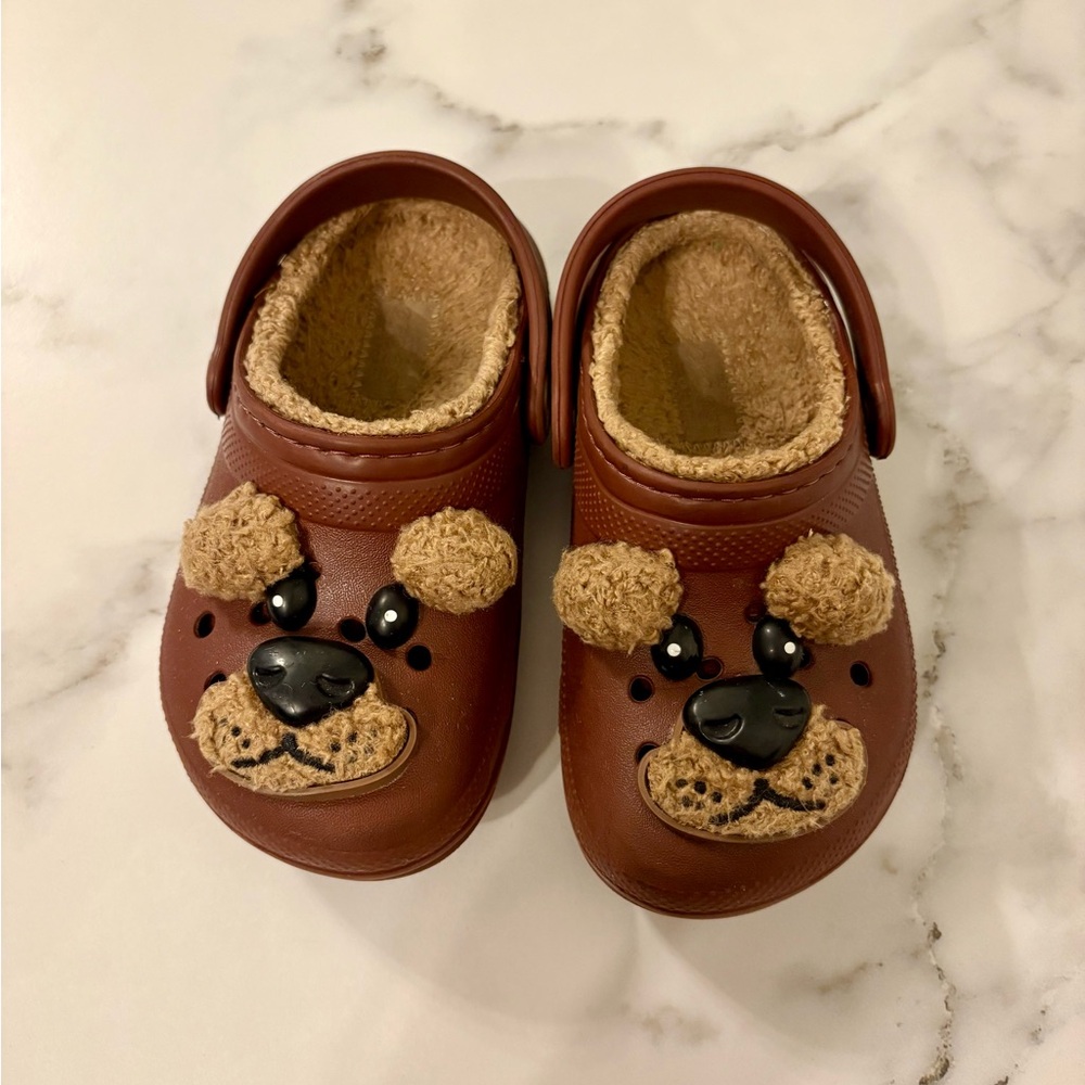 Kids CROCS 🐻 Size 9